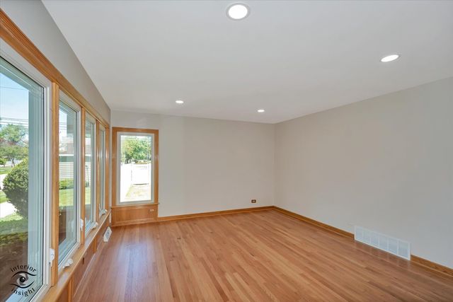 1005 E Park Street, Arlington Heights, IL 60005