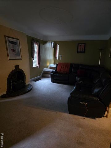 8074 Freda Street, Detroit, MI 48204