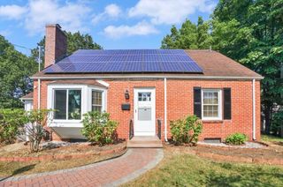 3 Benham St, Springfield, MA 01109