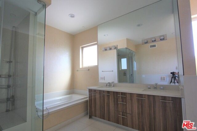 819 S HOLT Avenue PH, Los Angeles, CA 90035