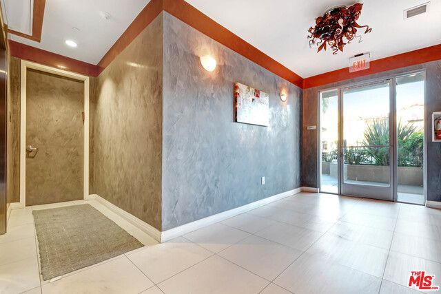 819 S HOLT Avenue PH, Los Angeles, CA 90035