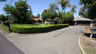 100 Normandy Ln, Walnut Creek, CA 94598
