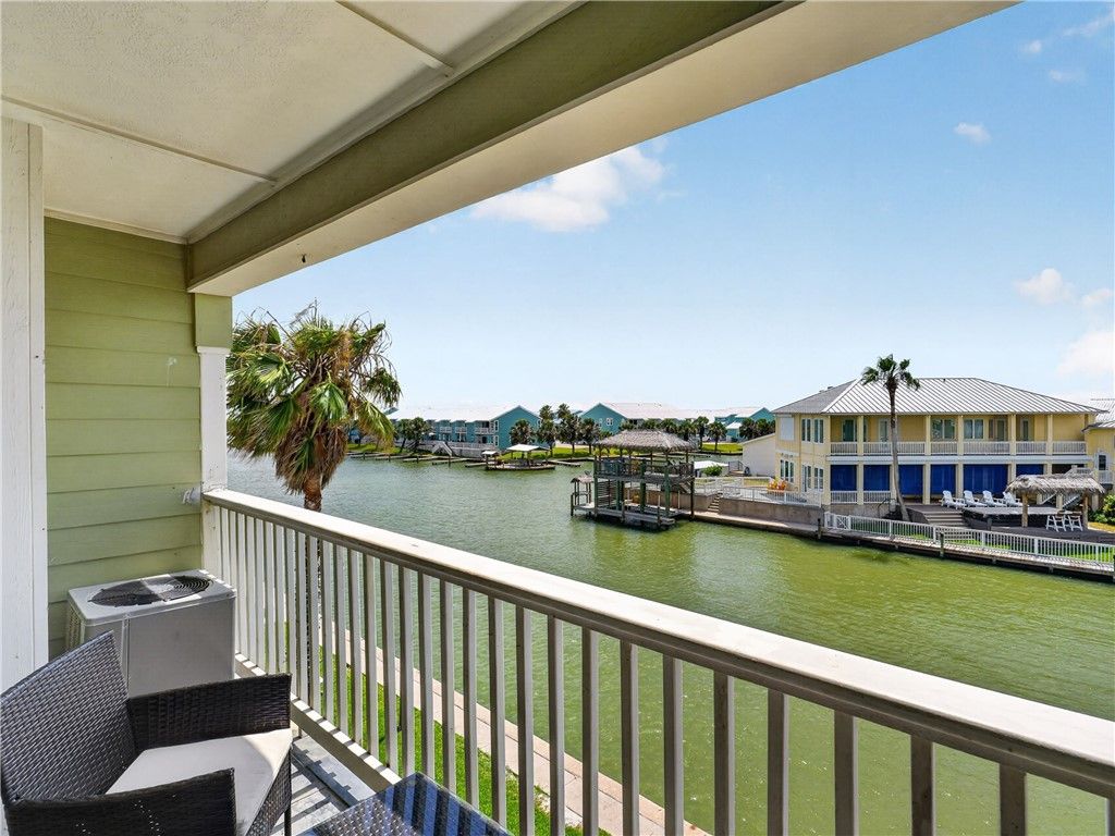 2290 N Fulton Beach Rd 319, Rockport, TX 78382 — exterior