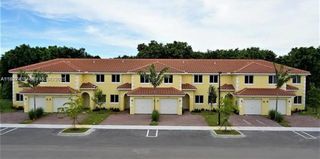 5331 SW 13th Ct, North Lauderdale, FL 33068