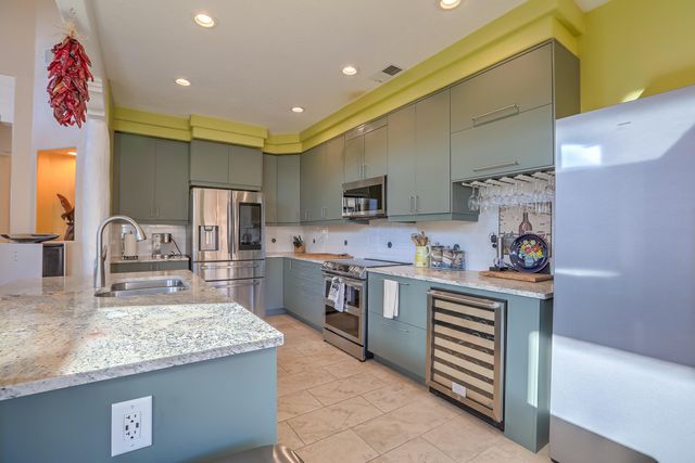 6300 Calla Lily Circle NE, Albuquerque, NM 87111