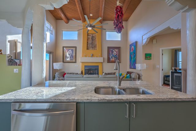 6300 Calla Lily Circle NE, Albuquerque, NM 87111