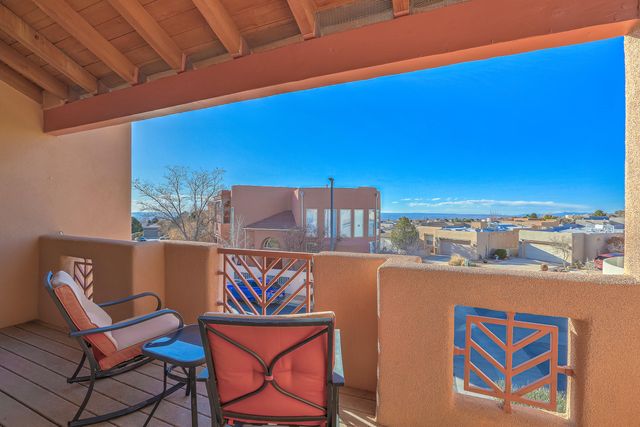 6300 Calla Lily Circle NE, Albuquerque, NM 87111