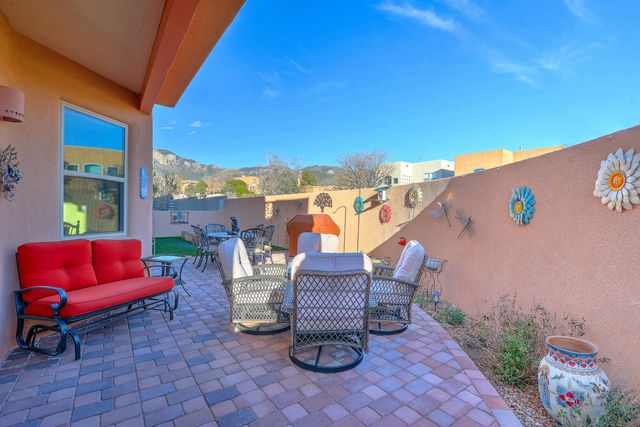 6300 Calla Lily Circle NE, Albuquerque, NM 87111