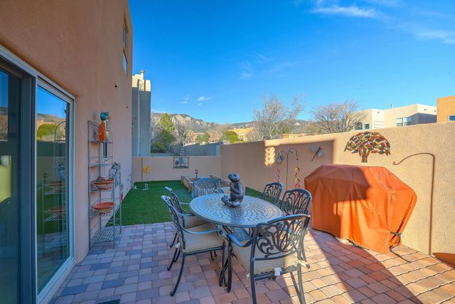 6300 Calla Lily Circle NE, Albuquerque, NM 87111