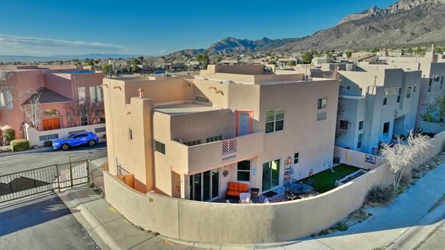 6300 Calla Lily Circle NE, Albuquerque, NM 87111