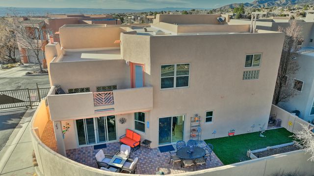 6300 Calla Lily Circle NE, Albuquerque, NM 87111