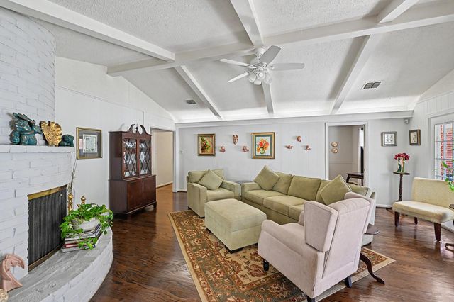 7719 Burning Hills Drive, Houston, TX 77071