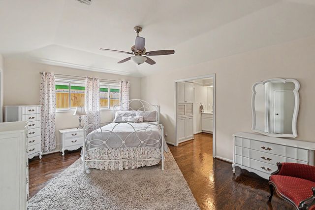 7719 Burning Hills Drive, Houston, TX 77071