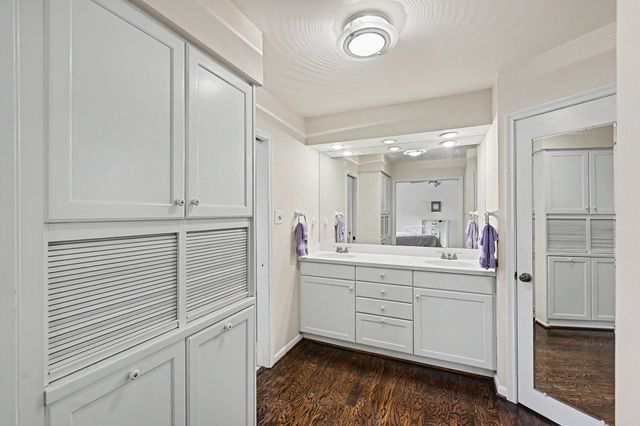7719 Burning Hills Drive, Houston, TX 77071