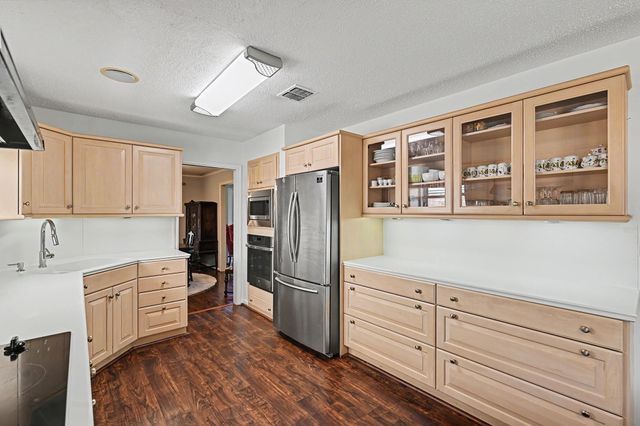 7719 Burning Hills Drive, Houston, TX 77071