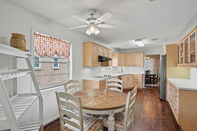 7719 Burning Hills Drive, Houston, TX 77071