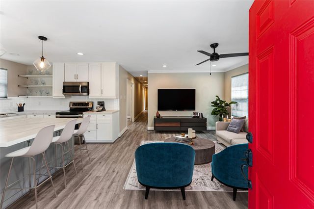 809 E 40th Street, Houston, TX 77022