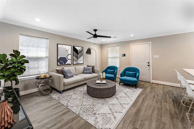 809 E 40th Street, Houston, TX 77022