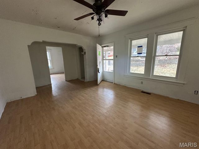 7716 Circle Drive, St Louis, MO 63121