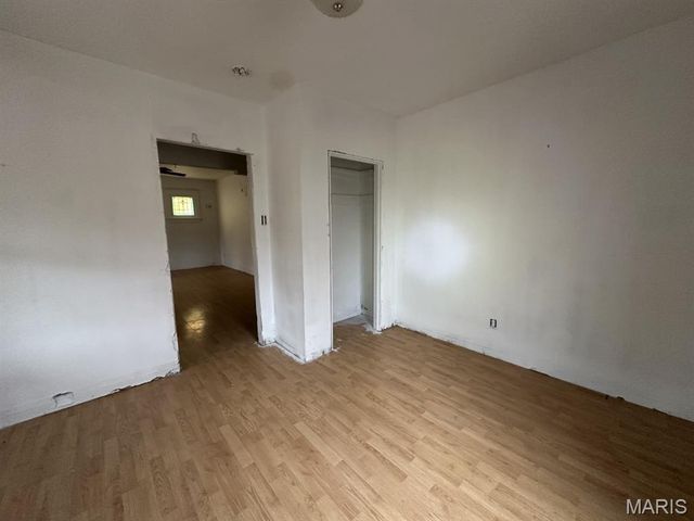 7716 Circle Drive, St Louis, MO 63121