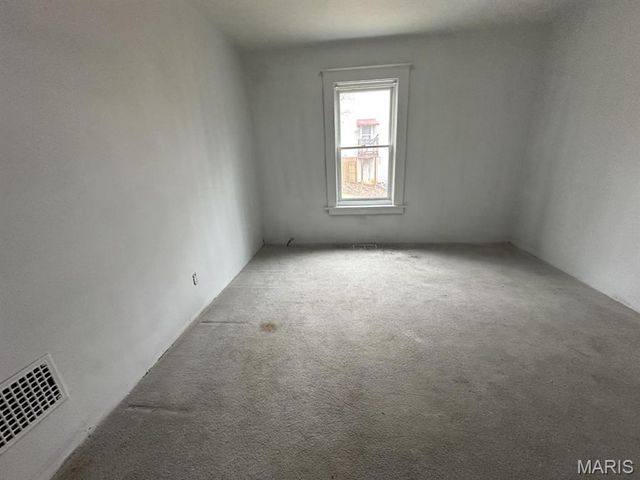 7716 Circle Drive, St Louis, MO 63121