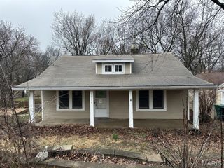 7716 Circle Drive, St Louis, MO 63121