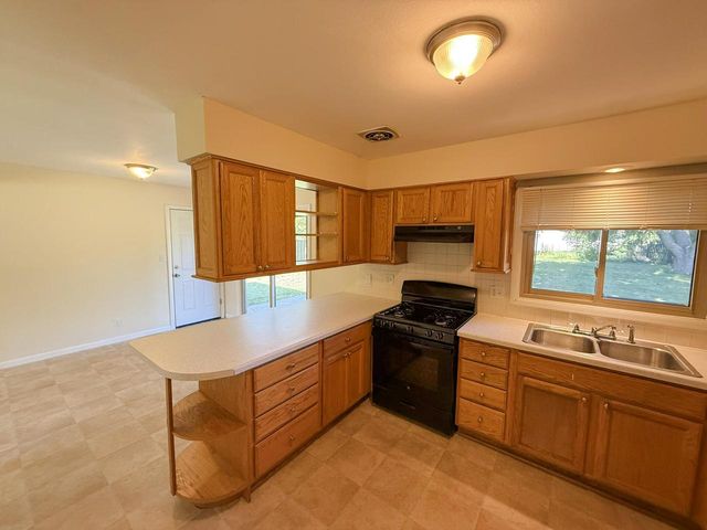 2222 N 28th STREET, Sheboygan, WI 53083