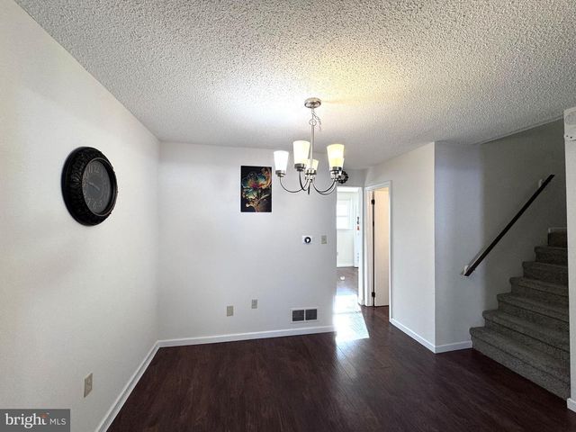 8315 COUNTRYSIDE LN, Fogelsville, PA 18051