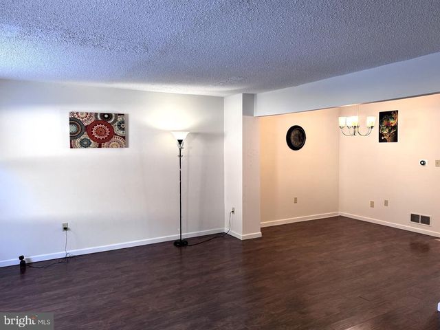 8315 COUNTRYSIDE LN, Fogelsville, PA 18051