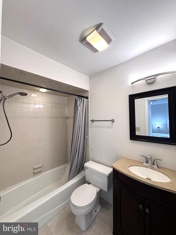 8315 COUNTRYSIDE LN, Fogelsville, PA 18051