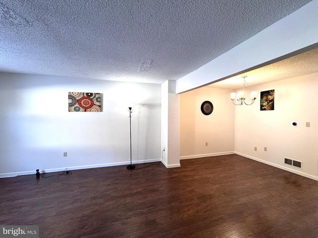 8315 COUNTRYSIDE LN, Fogelsville, PA 18051