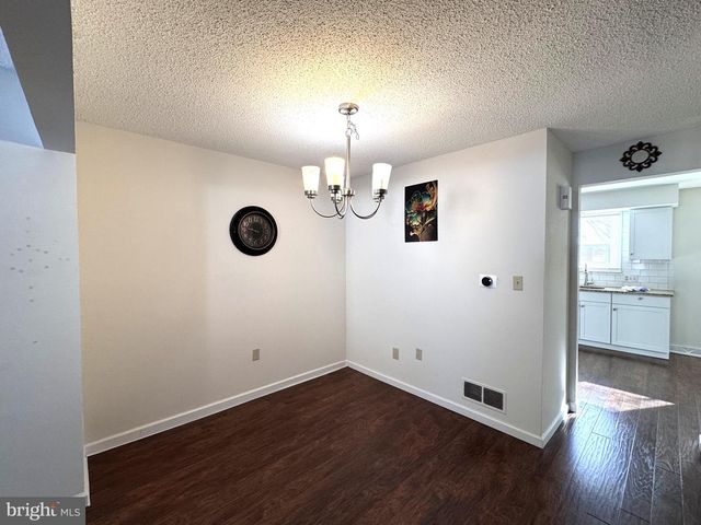 8315 COUNTRYSIDE LN, Fogelsville, PA 18051