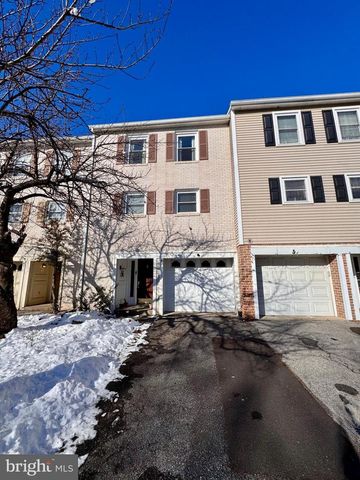 8315 COUNTRYSIDE LN, Fogelsville, PA 18051