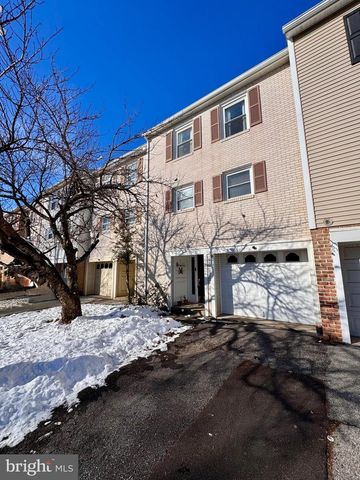 8315 COUNTRYSIDE LN, Fogelsville, PA 18051