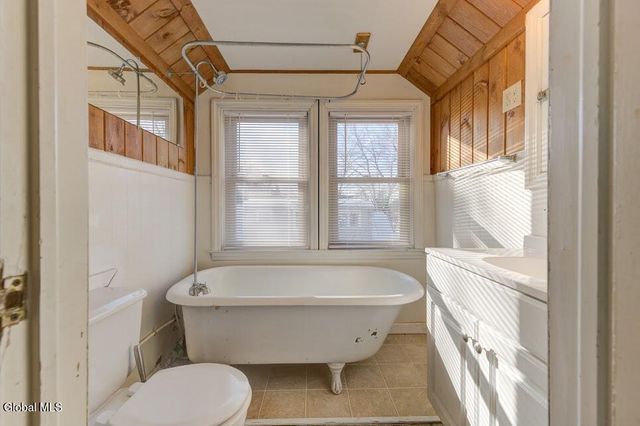 1346 Van Antwerp Road 2, Niskayuna, NY 12309