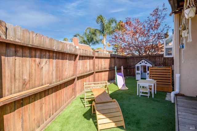 2429 Baltic Dr, Fairfield, CA 94533