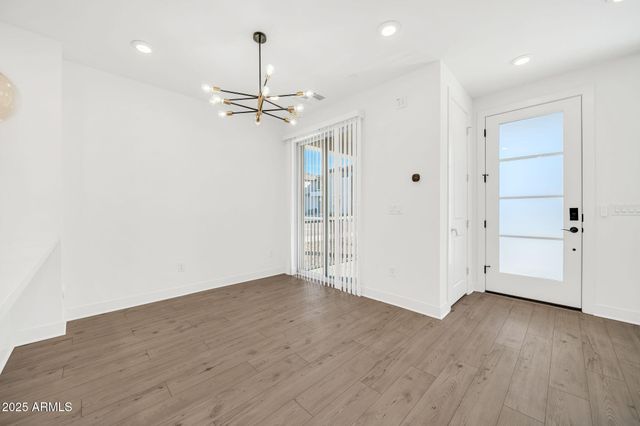 2121 W SONORAN DESERT Drive 61, Phoenix, AZ 85085