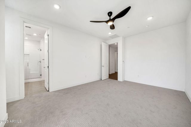 2121 W SONORAN DESERT Drive 61, Phoenix, AZ 85085