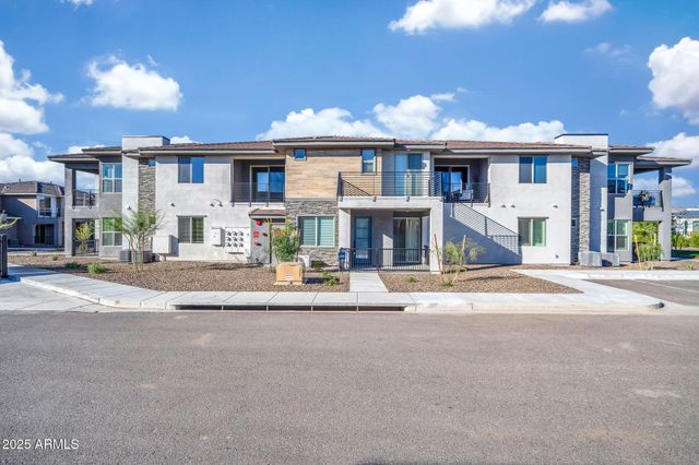 2121 W SONORAN DESERT Drive 61, Phoenix, AZ 85085