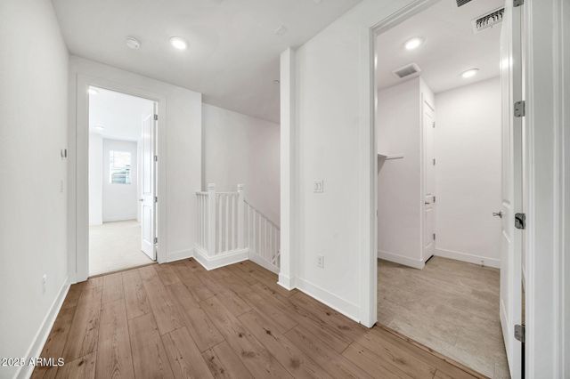 2121 W SONORAN DESERT Drive 61, Phoenix, AZ 85085