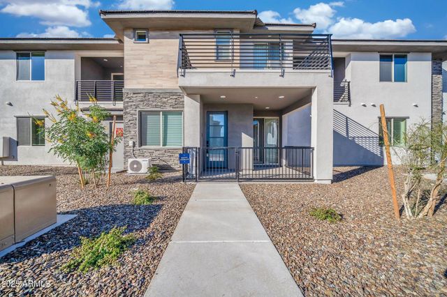 2121 W SONORAN DESERT Drive 61, Phoenix, AZ 85085