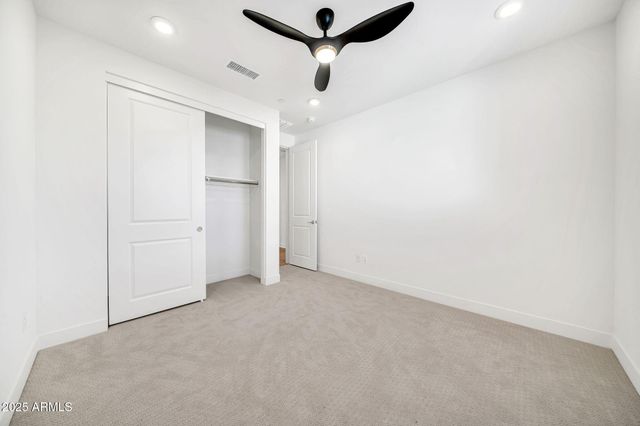 2121 W SONORAN DESERT Drive 61, Phoenix, AZ 85085