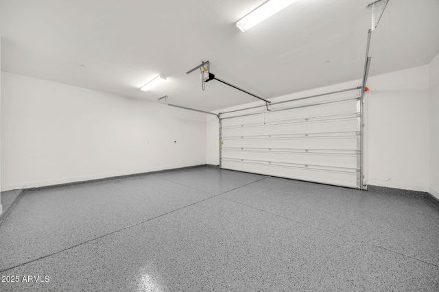 2121 W SONORAN DESERT Drive 61, Phoenix, AZ 85085