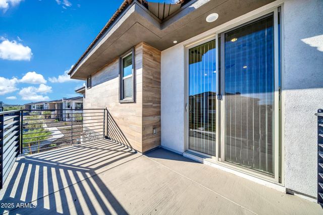 2121 W SONORAN DESERT Drive 61, Phoenix, AZ 85085