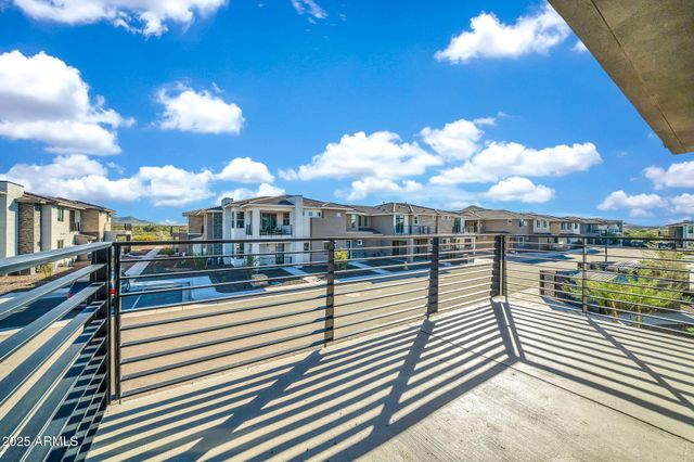 2121 W SONORAN DESERT Drive 61, Phoenix, AZ 85085