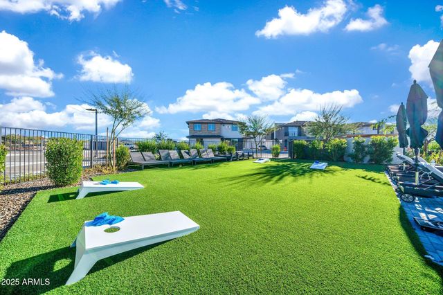 2121 W SONORAN DESERT Drive 61, Phoenix, AZ 85085