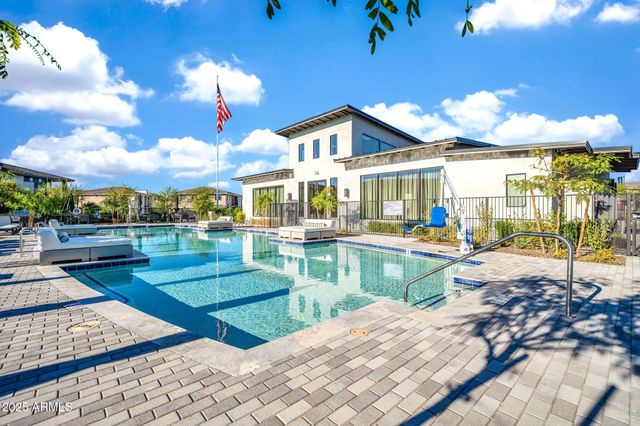 2121 W SONORAN DESERT Drive 61, Phoenix, AZ 85085