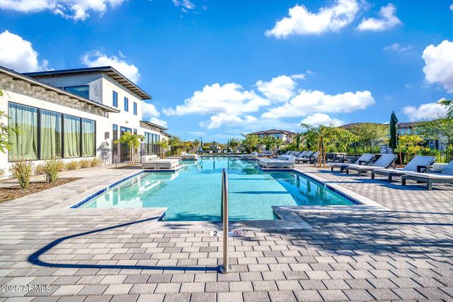 2121 W SONORAN DESERT Drive 61, Phoenix, AZ 85085