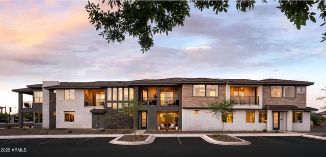 2121 W SONORAN DESERT Drive 61, Phoenix, AZ 85085