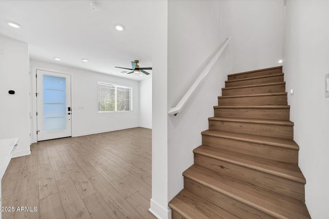 2121 W SONORAN DESERT Drive 61, Phoenix, AZ 85085